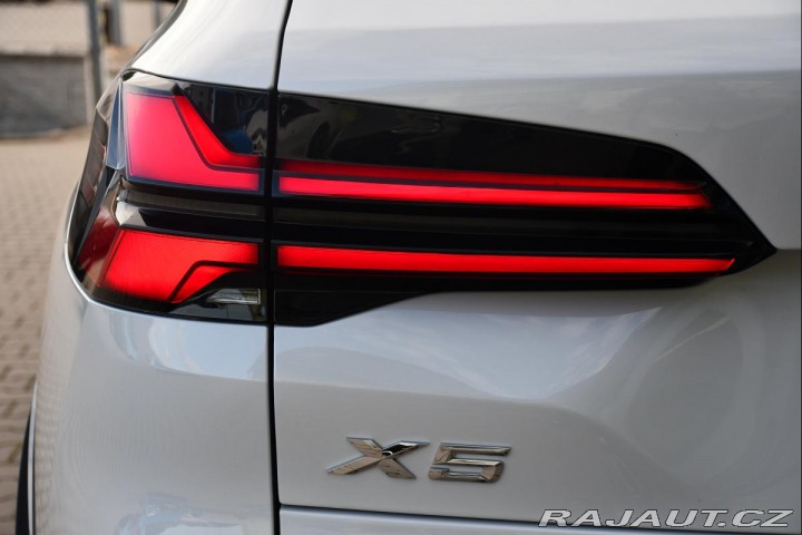 BMW X5 xD30d M-SPORT REZERVACE 2024