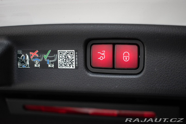 Mercedes-Benz C C 220d 4MATIC*NIGHT*ZÁRUK 2024