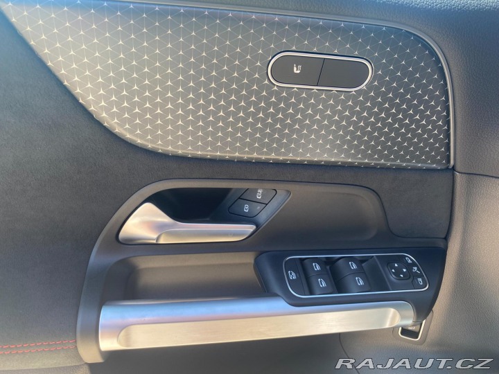 Mercedes-Benz EQB 300 4MATIC 2025