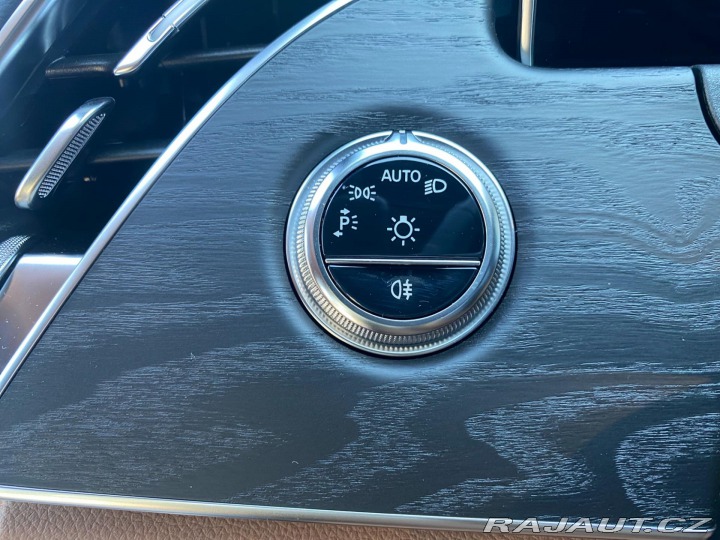 Mercedes-Benz E E 220 D 4MATIC 2025