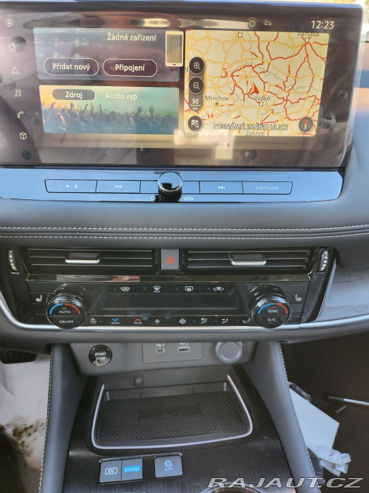 Nissan X-Trail Tekna 5 míst 2025