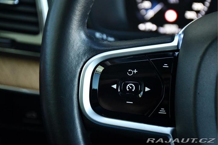 Volvo XC90 D4 INSCRIPTION PANO TAŽNÉ 2018
