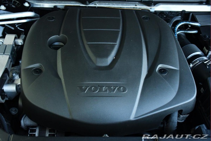 Volvo XC90 D4 INSCRIPTION PANO TAŽNÉ 2018