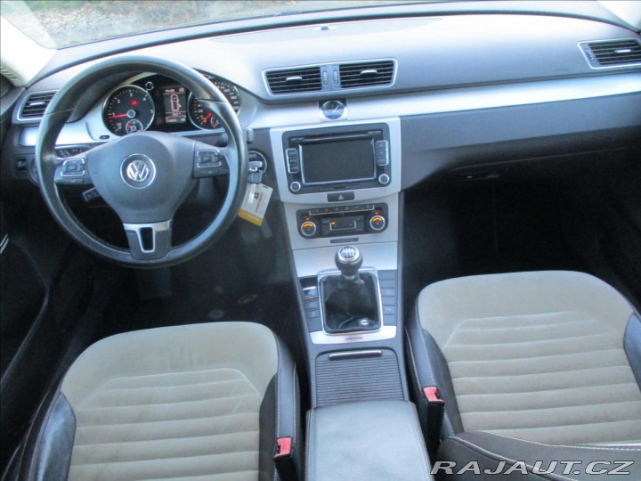 Volkswagen Passat 2,0 TDi CR 103kw 4x4 High 2011