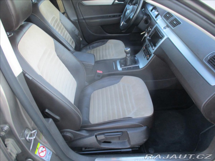 Volkswagen Passat 2,0 TDi CR 103kw 4x4 High 2011