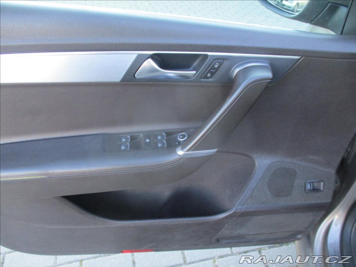 Volkswagen Passat 2,0 TDi CR 103kw 4x4 High 2011