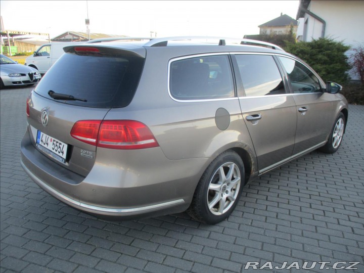 Volkswagen Passat 2,0 TDi CR 103kw 4x4 High 2011