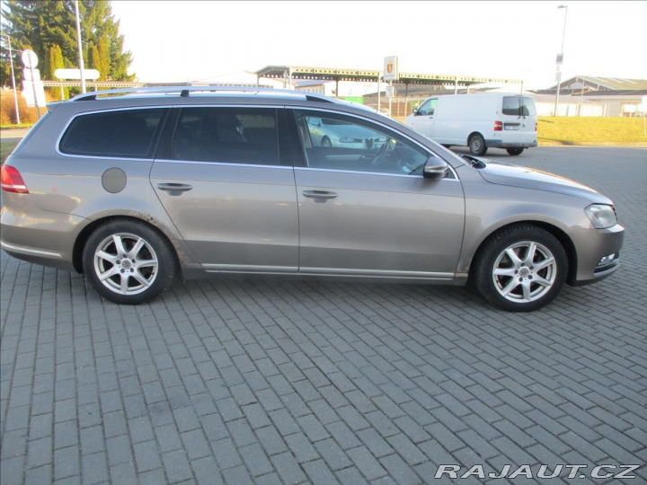 Volkswagen Passat 2,0 TDi CR 103kw 4x4 High 2011