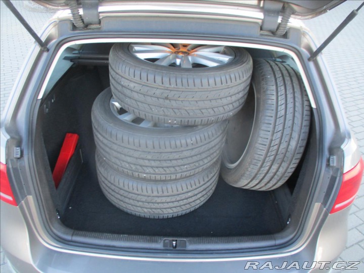 Volkswagen Passat 2,0 TDi CR 103kw 4x4 High 2011