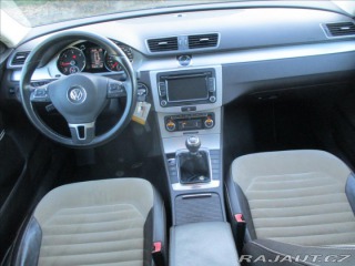 Volkswagen Passat 2,0 TDi CR 103kw 4x4 High 2011