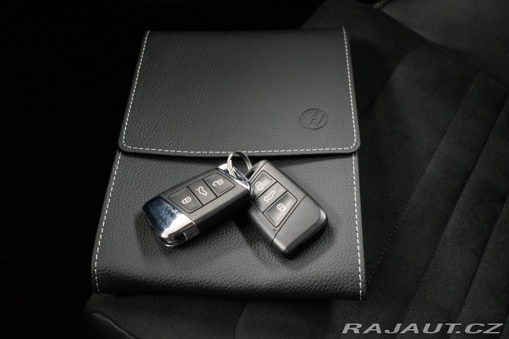 Volkswagen Passat 2.0 TSI ELEGANCE*DPH*ČR 1 2022