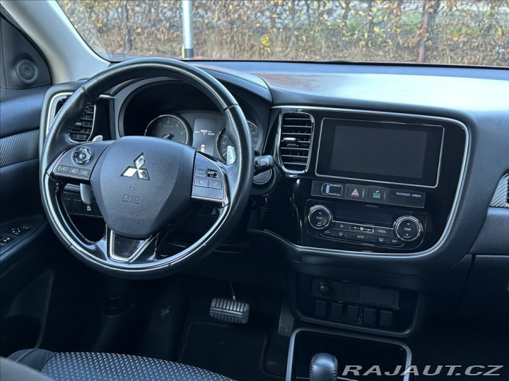 Mitsubishi Outlander 2,0 150PS Edition 100 A/ 2017