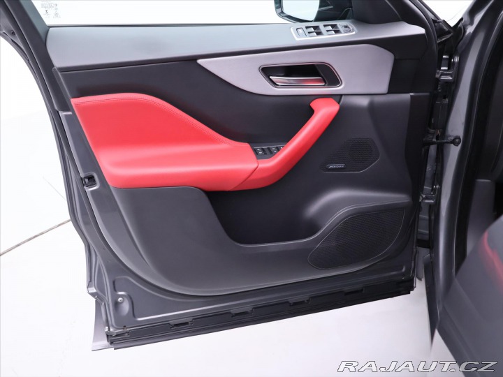 Jaguar F-Pace 3,0 30d AWD R-Sport CZ 2016