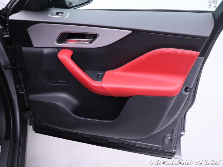 Jaguar F-Pace 3,0 30d AWD R-Sport CZ 2016