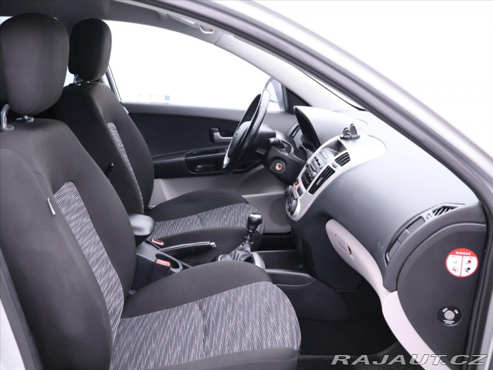 Kia Ceed 1,6 i 92kW CZ Klima 2009