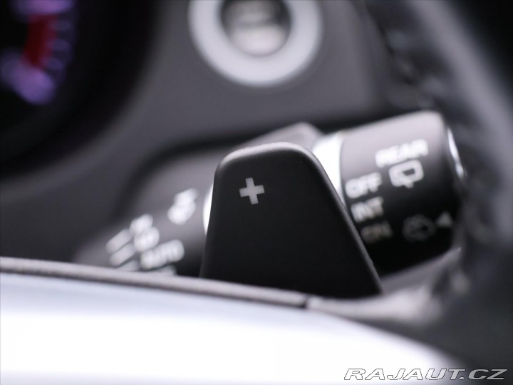 Land Rover Discovery 2,0 TD4 4WD AT 132kW CZ 2015