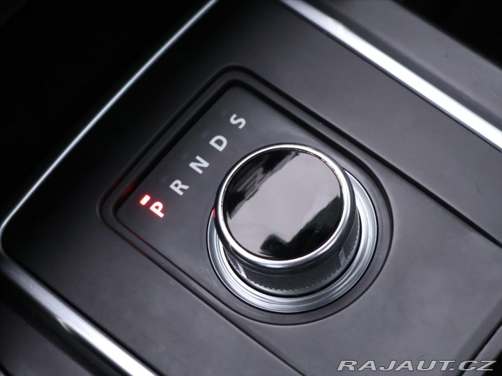 Land Rover Discovery 2,0 TD4 4WD AT 132kW CZ 2015