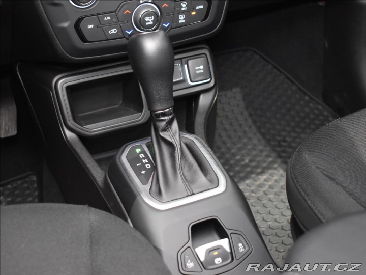 Jeep Renegade 1,5 Hybrid MHEV 1.majitel 2023