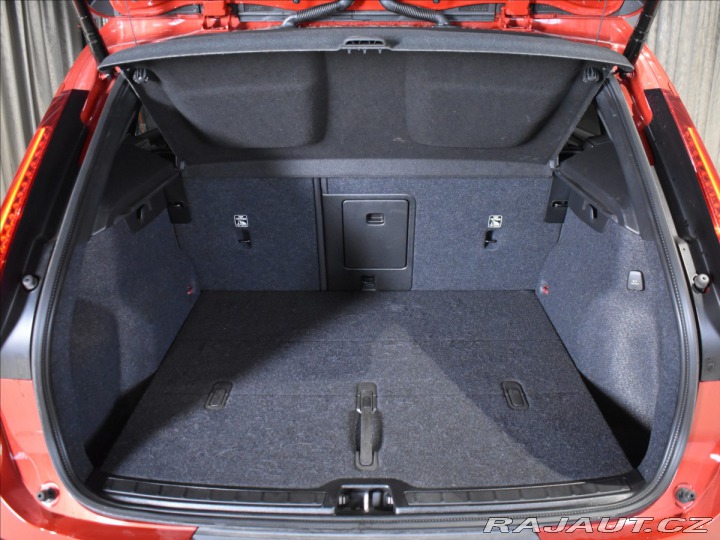 Volvo XC40 2,0 B4 AWD PLUS Bezklíč,h 2023