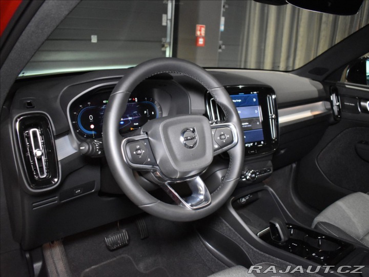 Volvo XC40 2,0 B4 AWD PLUS Bezklíč,h 2023