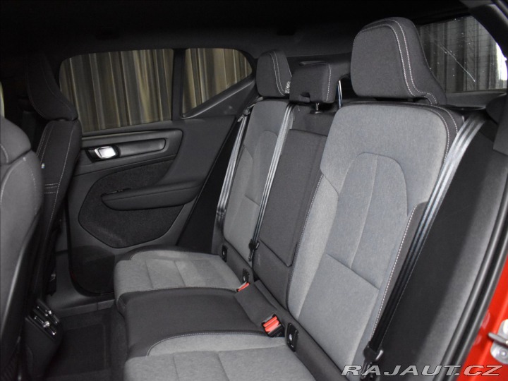 Volvo XC40 2,0 B4 AWD PLUS Bezklíč,h 2023