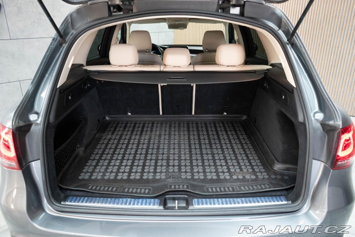 Mercedes-Benz GLC 220d 4MATIC REZERVACE 2020