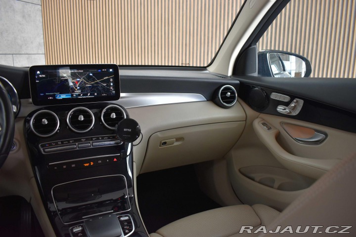 Mercedes-Benz GLC 220d 4MATIC REZERVACE 2020