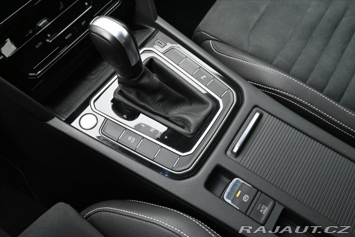 Volkswagen Passat 2,0 TDI 110kW DSG Eleganc 2021