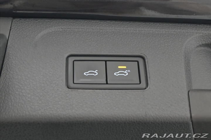 Volkswagen Passat 2,0 TDI 110kW DSG Eleganc 2021