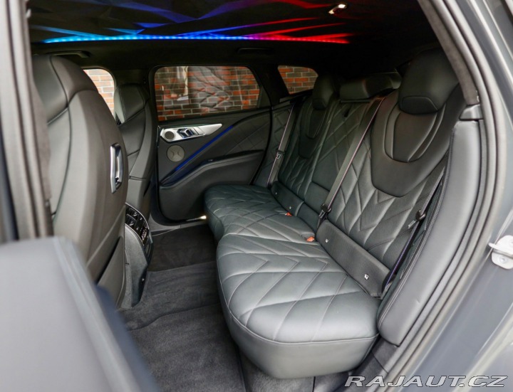 BMW XM 30 kWh | Ťažné - HUD - 2 2023