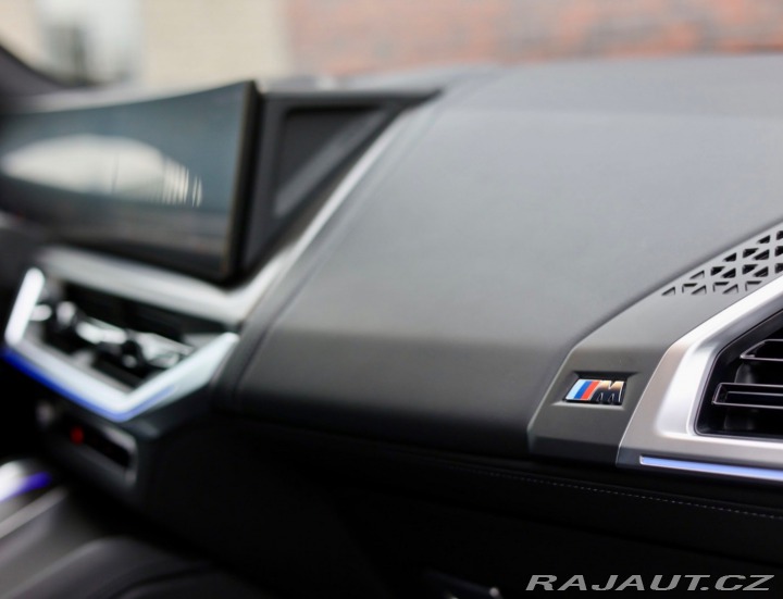 BMW XM 30 kWh | Ťažné - HUD - 2 2023