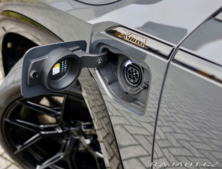 BMW XM 30 kWh | Ťažné - HUD - 2 2023