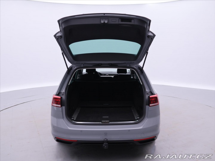 Volkswagen Passat 2,0 TDI 110kW DSG LED DPH 2022