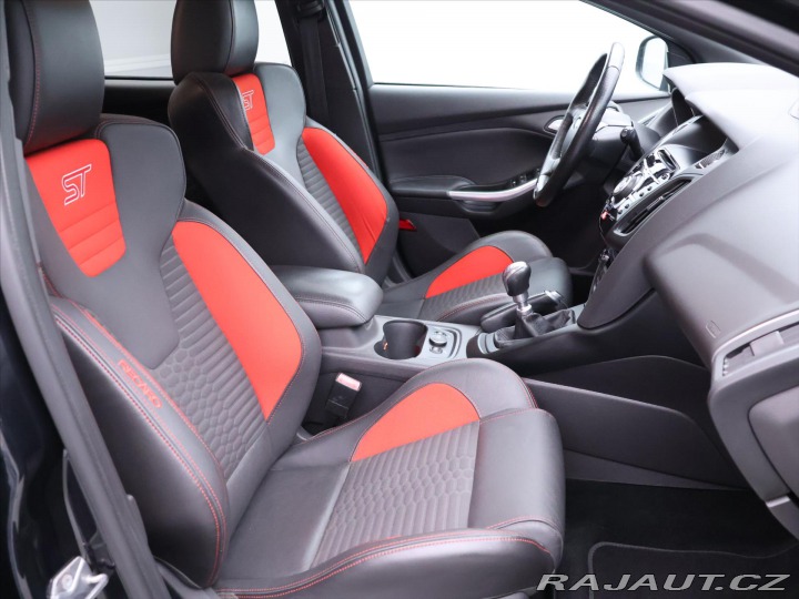 Ford Focus 2,0 EB 184kW ST Xenon Kůž 2014