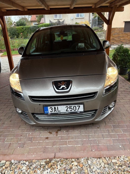Peugeot 5008 2,0   HDi - automat