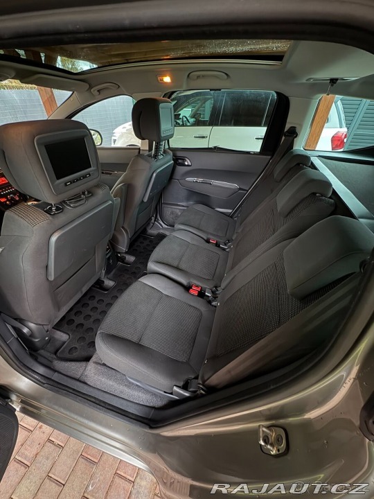 Peugeot 5008 2,0 HDi - automat 1800