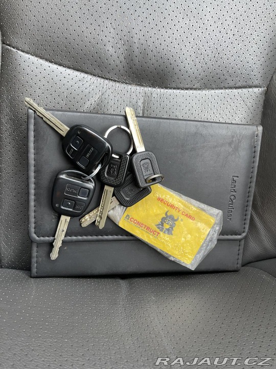 Toyota Land Cruiser 3.0D ČR 1.MAJITEL REZERVA 2007