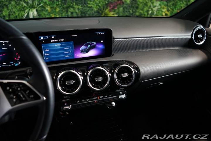 Mercedes-Benz A 180*CAMERA*CARPLAY* 2023