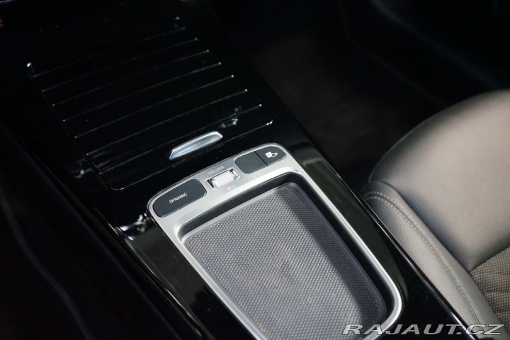 Mercedes-Benz A 180*CAMERA*CARPLAY* 2023