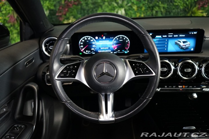 Mercedes-Benz A 180*CAMERA*CARPLAY* 2023