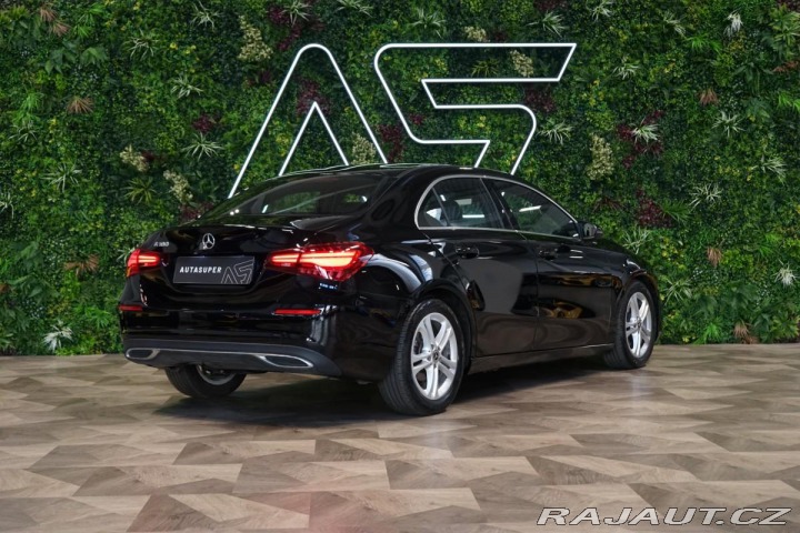 Mercedes-Benz A 180*CAMERA*CARPLAY* 2023