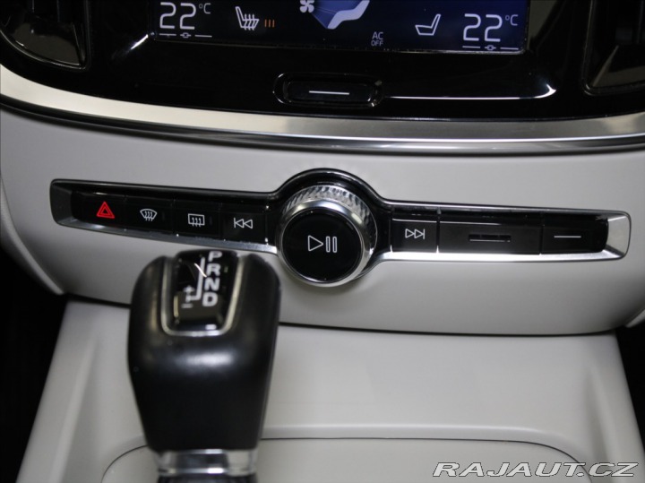 Volvo V60 2,0 D3 110kW AT Momentum 2019