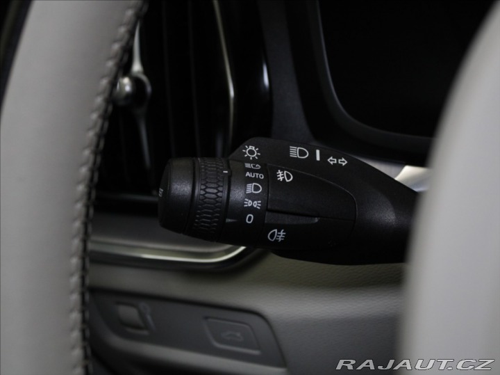 Volvo V60 2,0 D3 110kW AT Momentum 2019