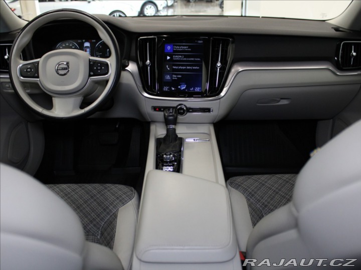 Volvo V60 2,0 D3 110kW AT Momentum 2019