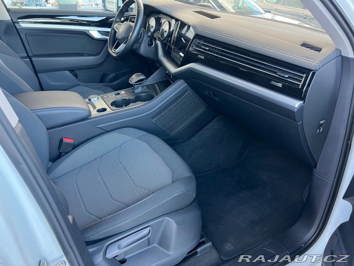 Volkswagen Touareg Basic 3,0TDI 170kW 2021