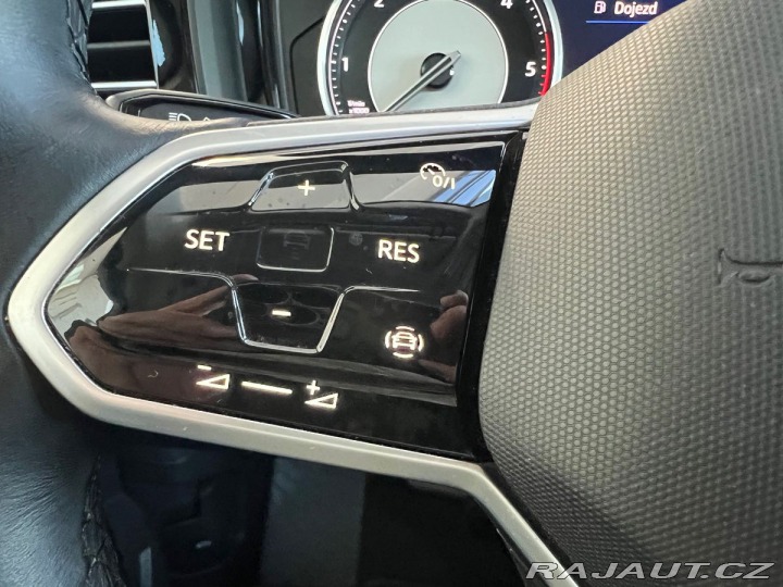 Volkswagen Touareg Basic 3,0TDI 170kW 2021