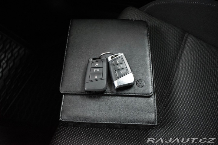 Volkswagen Passat 2.0 TDI*REZERVACE* 2015