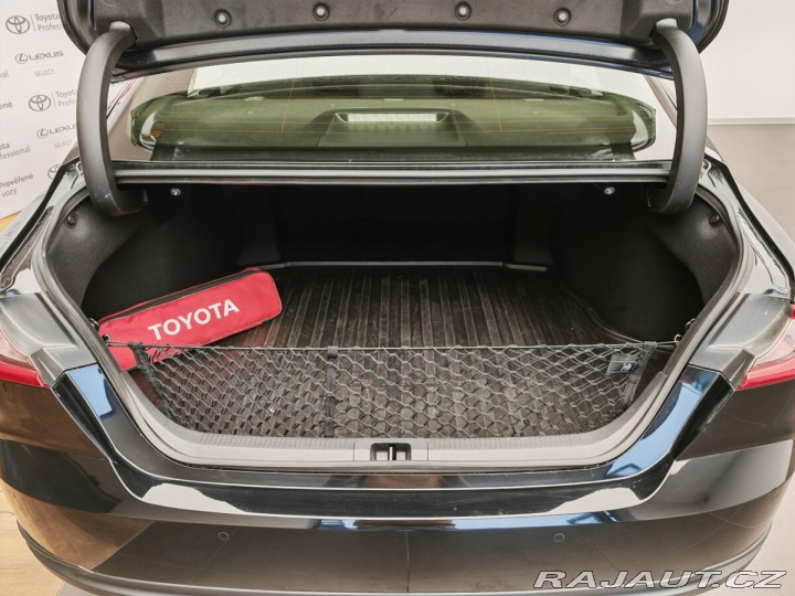 Toyota Camry 2,5 TNGA HEV Comfort 2024