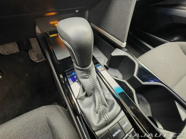 Toyota Camry 2.5 Hybrid TNGA HEV Comfo 2024