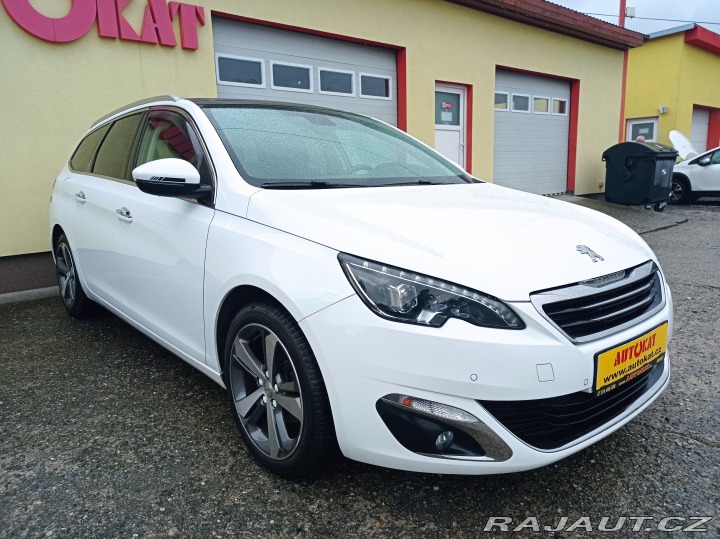 Peugeot 308 1.2i 96kW Navi/Panorama/1 2016